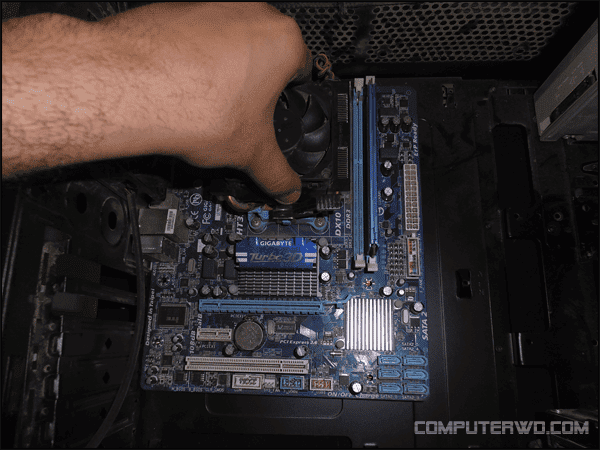 صورة لـ شرح كيفية تجميع كمبيوتر جديد بأكمله في خمس خطوات فقط | motherboard-DzTechs