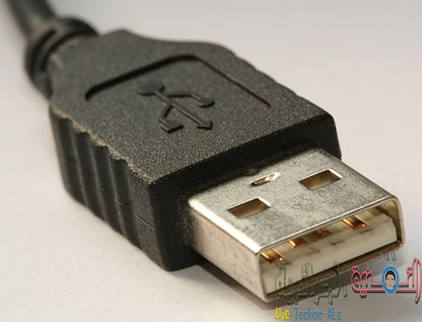 صورة لـ تعرف على دلالة الالوان التي تاتي بها مخارج USB و مختلف المنافذ | Type_A_USB_Connecter_alt-DzTechs