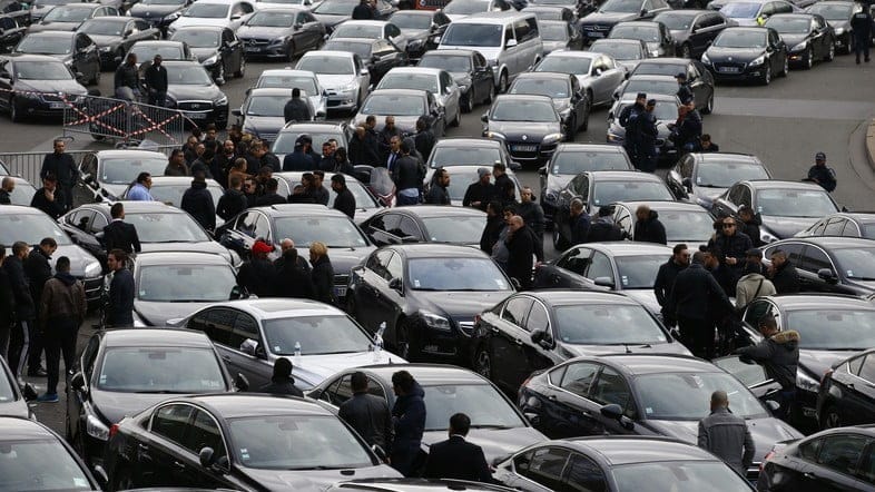 صورة لـ وزارة النقل السعودية تسمح للمواطنين بالعمل بسياراتهم الخاصة عبر تطبيقات التاكسي على الهواتف الذكية | fc48be38-954e-47fa-844a-0820b4668254_16x9_788x442-DzTechs