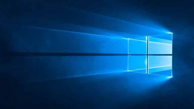 صورة لـ أفضل 10 ميزات وخصائص قادمة الى الويندوز 10 في التحديث الجديد | windows10lightandmirrorbackground0-min