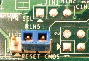 صورة لـ كيفية إعادة تعيين CMOS الخاص بحاسوبك ولماذا قد تحتاج إلى فعل هذا؟ | cmos-reset-jumper-reset-bios-DzTechs