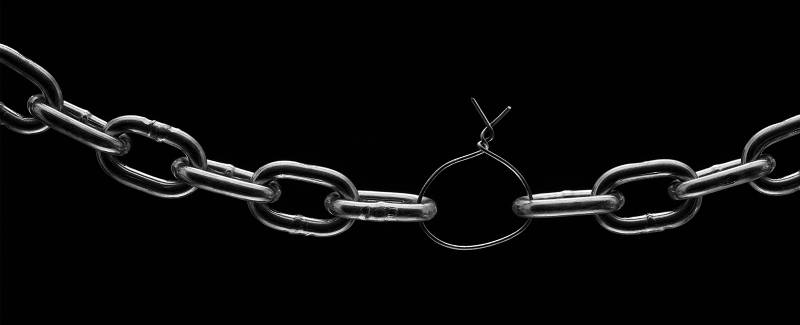 صورة لـ كيف يمكنك حماية نفسك عندما يتم اختراق البرامج الشعبية | hackerupdates-weakchain-DzTechs