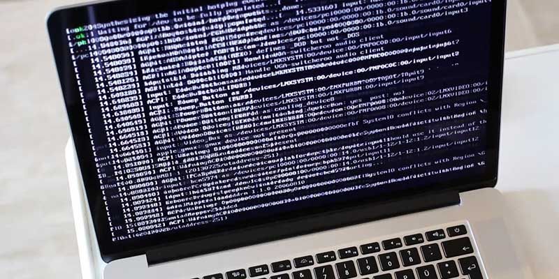 صورة لـ ورقة الحيل لجميع أوامر التمهيد لنظام تشغيل Mac | macos-startup-shortcut-key-hero-DzTechs