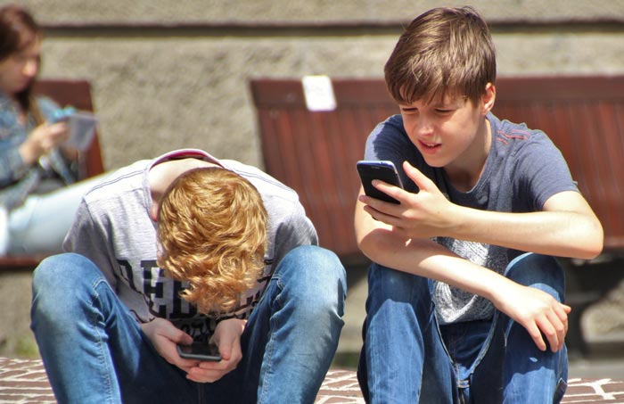صورة لـ الوالدين: معرفة كيفية الحفاظ على أطفالك بشكل آمن على الانترنت | keep-kids-safe-online-5-DzTechs