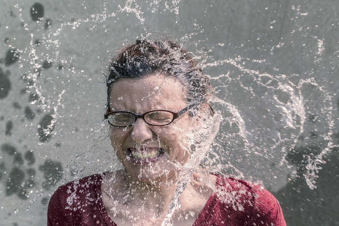 صورة لـ 6 طرق لحماية عينيك عند استخدام الهاتف الذكي | protect-eyes-01-water-DzTechs