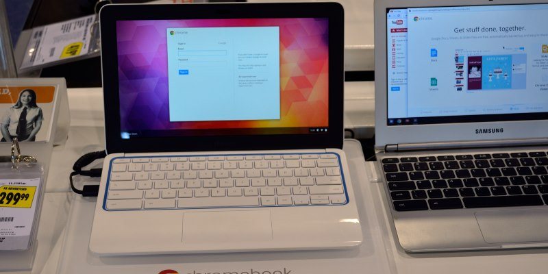 صورة لـ ما هو جهاز Chromebook ، وكيف يختلف عن جهاز الكمبيوتر المحمول العادي؟ | Chromebook-Explain-Featured-DzTechs