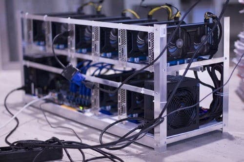 صورة لـ شرح طريقة عمل Cryptojacking وكيفية حماية نفسك منه | Cryptojacking-Mining-Rig-DzTechs