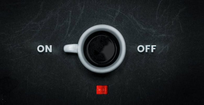صورة لـ تحتاج إلى ترك الكمبيوتر الخاص بك؟ 7 طرق لإيقاف تشغيل شاشة Windows بسرعة | Windows-PC-Screen-Off-Feature-Image