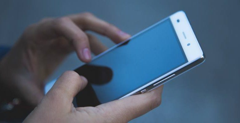 صورة لـ 5 تطبيقات مفيدة للأندرويد التي تجعل الجهاز بشاشة كبيرة أسهل للاستخدام | large-phone-feature