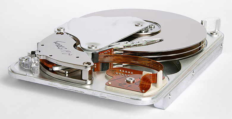 صورة لـ كيفية منع المستخدم من استخدام كل مساحة الهارد ديسك في الويندوز | win-storage-quota-limit-featured