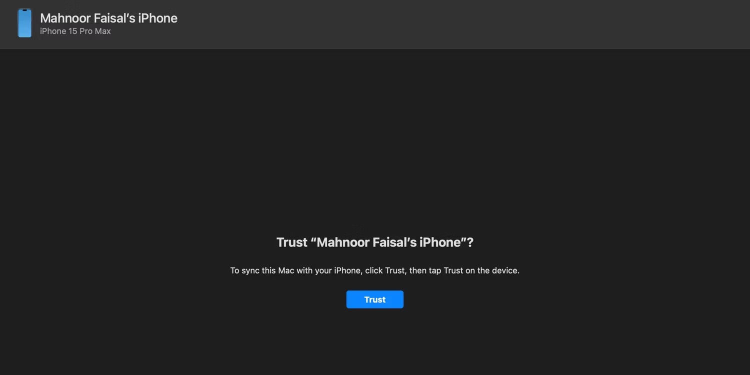 صورة لـ كيفية إصلاح مشكل شاشة الموت السوداء على الـ iPhone الخاص بك | finder-window-displaying-trust-your-device-with-iphone-connected