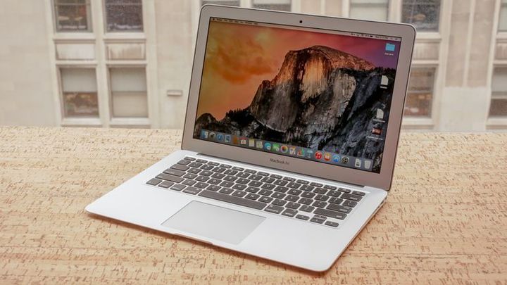 صورة لـ أفضل 5 أجهزة كمبيوتر محمولة مع أطول عمر للبطارية الذي سيذهلك | Apple-MacBook-Air-DzTechs