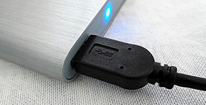 صورة لـ لماذا نهتم بإزالة محركات أقراص USB بأمان ، وماذا يحدث إذا لم نفعل ذلك؟ | Safely-Remove-Featured