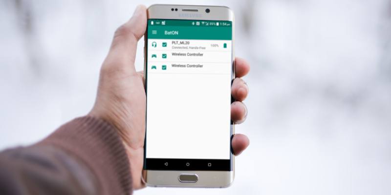 صورة لـ كيفية التحقق من عمر البطارية لملحقات Bluetooth المقترنة بهاتفك على Android | check-bluetooth-battery-life-android-header-DzTechs