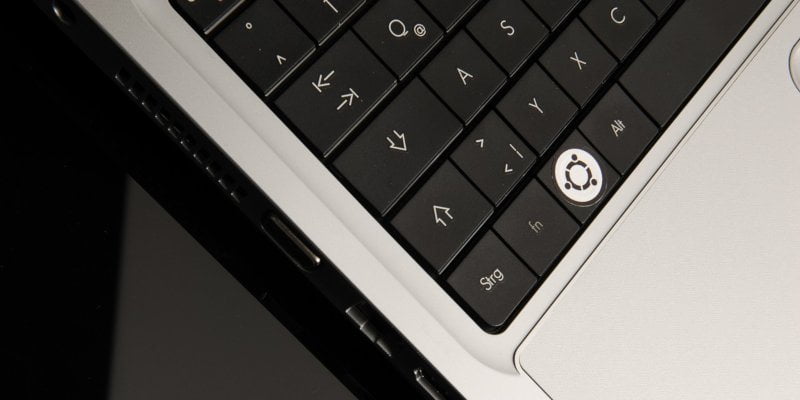 صورة لـ جميع مفاتيح الإختصار المفيدة للوحة المفاتيح في Ubuntu | ubuntu-shortcut-keys-featured-DzTechs