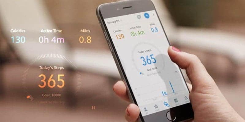 صورة لـ أفضل تطبيقات عداد الخطى وتطبيقات للحفاظ على لياقتك على الـ iPhone | Pedometer-apps-for-iphone-featured-DzTechs