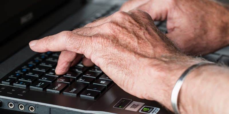 صورة لـ كيفية إعداد جهاز الكمبيوتر Windows ليلائم كبار السن | Windows-Seniors-Featured
