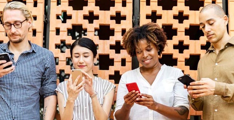 صورة لـ تطبيقات مدة استخدام الجهاز المُفيدة لمحاربة التقنية والإفراط في الإدمان | fight-tech-addiction-overuse-apps-hero