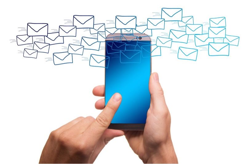 صورة لـ Google ستقتل تطبيق Inbox وستتركه يعيش لمدة ستة أشهر | news-google-inbox-phone-DzTechs