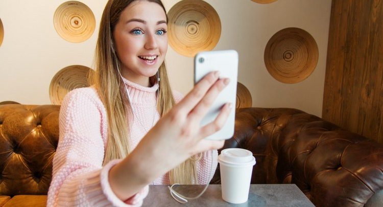 صورة لـ أفضل التطبيقات لإجراء مكالمات الفيديو بين Android و iPhone | Make-Video-Calls-From-Android-to-iOS