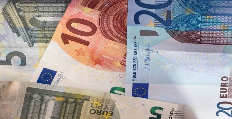 صورة لـ أفضل تطبيقات تحويل الأموال لنظام Android | Money-Featured-3