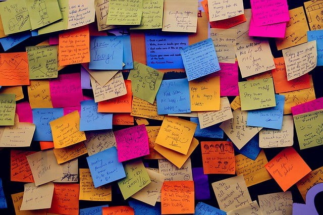 صورة لـ أفضل التطبيقات المجانية البديلة لـ Google Keep Notes لأخذ الملاحظات | post-it-notes-1284667_640-DzTechs