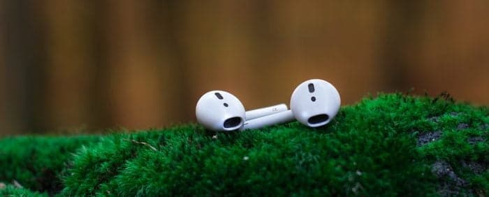 صورة لـ كيف يعمل Bluetooth ، ولماذا لديه سمعة سيئة للغاية؟ | how-bluetooth-works-AirPods-w-series-chips-e1545002999596-DzTechs