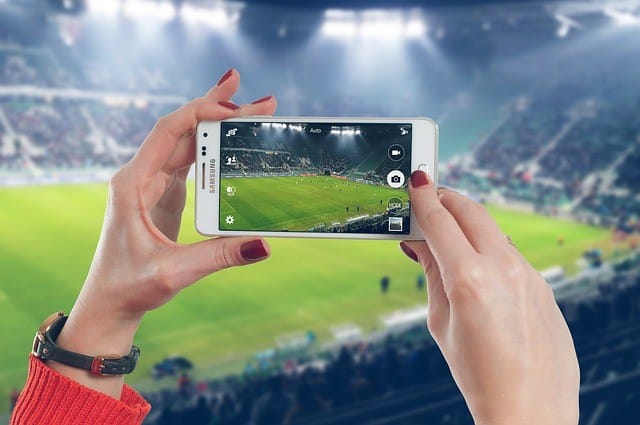 صورة لـ أفضل التطبيقات للحصول على تحديثات مباشرة لعشاق كرة القدم (Android و iOS) | woman-638384_640