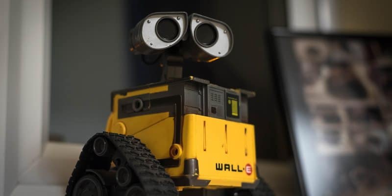 صورة لـ كيف تضيف البوتات إلى خادمك على Discord | Discord-Bots-Featured-DzTechs