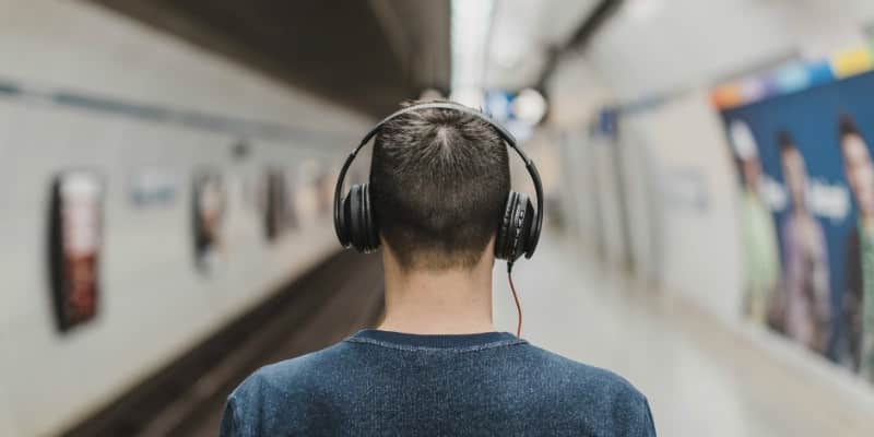 صورة لـ أفضل تطبيقات البودكاست المجانية المُتاحة لنظام Android | podcast-feature