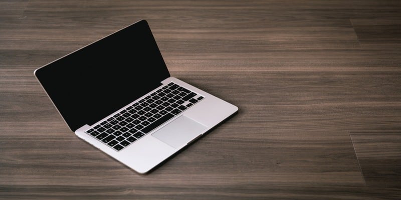 صورة لـ سُكب الماء على الـ Macbook الخاص بك؟ إليك كيفية إصلاح الـ Mac التالف بسبب المياه | spilled-water-macbook-leave-off-48-hours-DzTechs