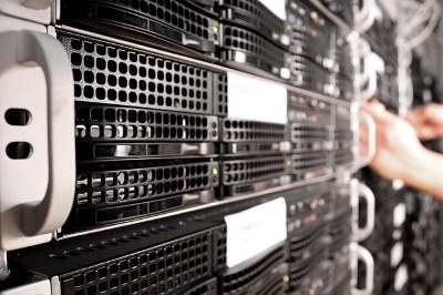 صورة لـ هل تُعتبر الألعاب عبر الإنترنت التي يتم استضافتها على خادم خاص قانونية؟ | Private-Servers-Hardware-DzTechs