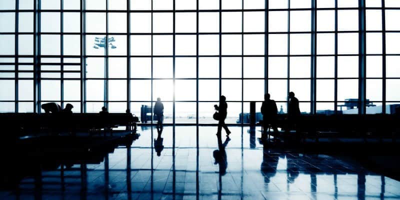صورة لـ 5 تطبيقات مفيدة لمساعدتك في التعامل مع التوقفات المفاجئة الطويلة أثناء السفر | layover-feature