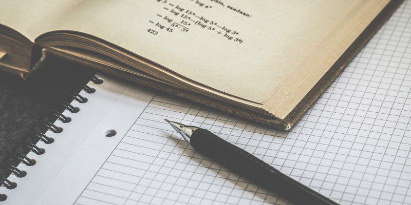 صورة لـ 7 أدوات يجب أن تمتلكها في مجموعة للدراسة عبر الإنترنت | Educational-Search-Featured