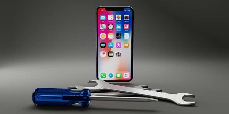 صورة لـ زُعم أن طالبين قاما بعملية احتيال من خلال اصلاح أجهزة iPhone مزيفة وربحا مليون دولار | news-iphone-counterfeit-repair-featured-DzTechs