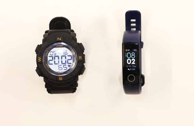 صورة لـ مراجعة Lenovo HX07 Ego Smartwatch – ليست ساعة ذكية | display-vs-honor-band-4-min-DzTechs
