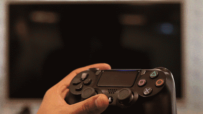 صورة لـ كيفية تشغيل التلفزيون الخاص بك باستخدام جهاز التحكم في PS4 | ezgif.com-gif-maker-5-DzTechs