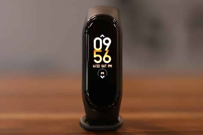صورة لـ مُقارنة بين Mi Band 4 و Mi Band 3: هل يستحق الأمر الترقية؟ | color-display-min-DzTechs