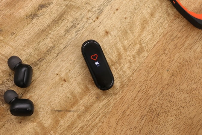 صورة لـ مُقارنة بين Mi Band 4 و Mi Band 3: هل يستحق الأمر الترقية؟ | heart-rate-min-DzTechs