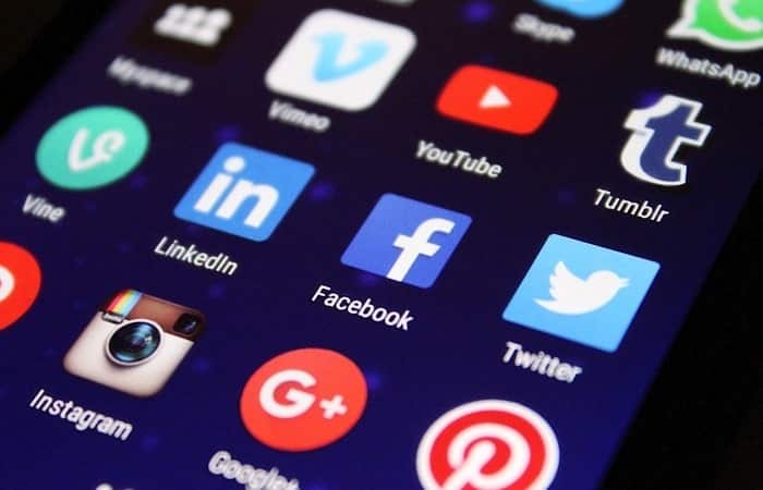 صورة لـ Huawei تعرض خدمة استرداد الأموال إذا فقدت هواتفها الدعم من تطبيقات Google و Facebook | news-huawei-refund-facebook-min-DzTechs