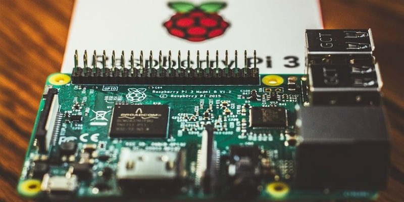 صورة لـ 4 من أفضل أنظمة التشغيل خفيفة الحجم لـ Raspberry Pi | rpi-os-feature-800x400-min-DzTechs