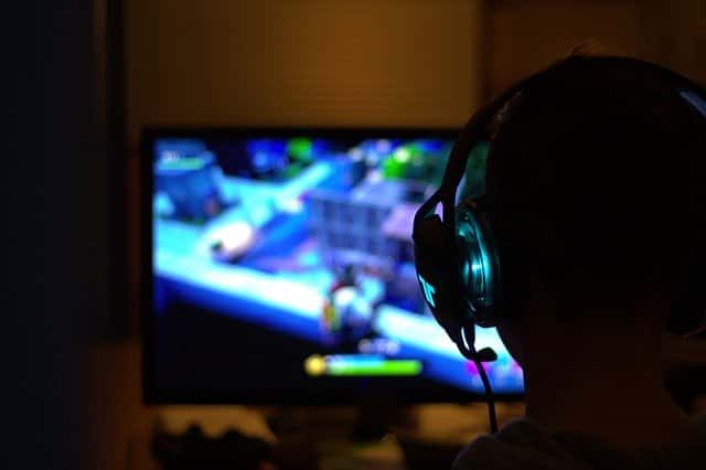 صورة لـ كيفية توصيل Nintendo Switch بمنفذ Ethernet لتحسين الإتصال | Switch-Ethernet-Online-min-DzTechs