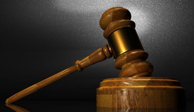 صورة لـ كيفية إلغاء قفل هاتفك باستخدام رموز مجانية لإلغاء قفل الهاتف | unlock-phones-legal-670x389-min-DzTechs