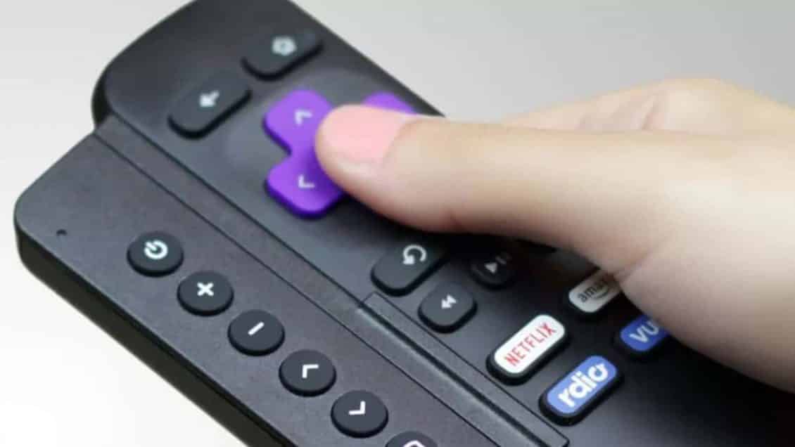 صورة لـ رموز سرية لجهاز التحكم عن بُعد لـ Roku ربما لا تعرف عنها | 1_sideclick-for-roku-angled-view-min-DzTechs