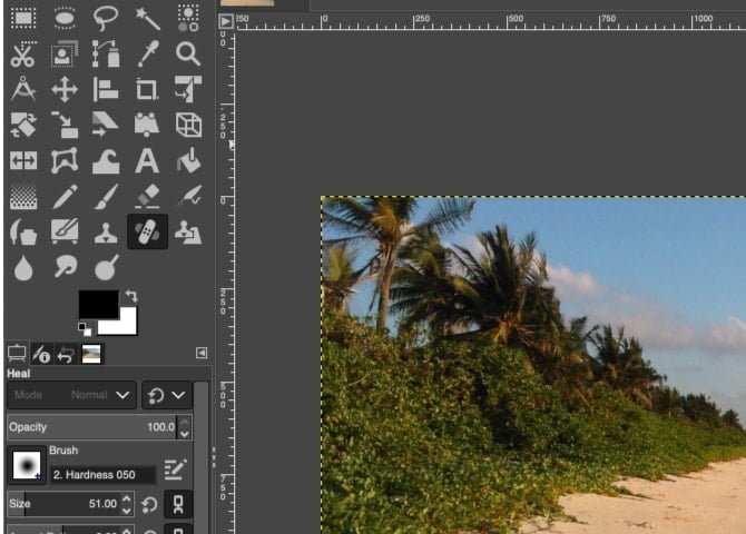 صورة لـ أفضل تطبيقات macOs لتثبيتها على الـ MacBook أو الـ iMac | image-editing-with-gimp-on-macos-min-DzTechs