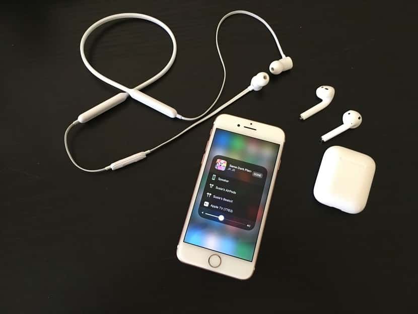 صورة لـ كيفية التبديل السريع لإخراج الصوت في Android 10 | ios11_audio_control_center_hero-min-DzTechs