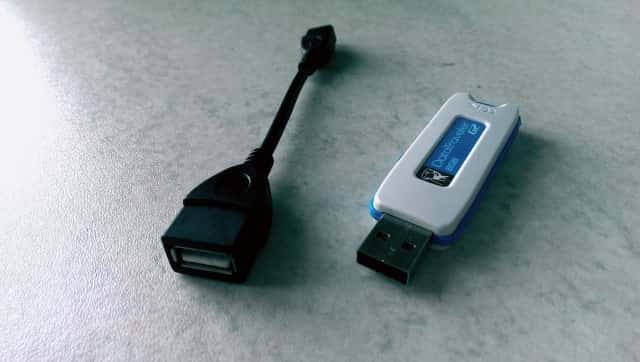 صورة لـ إدارة الملفات على Android : 7 نصائح أساسية تحتاج إلى معرفتها | muo-android-usbotg-cable-stick-min-DzTechs