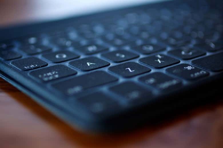 صورة لـ ورقة الحيل لإختصارات لوحة المفاتيح لـ Finder على الـ Mac | 20141230_logitech-keyboard_0015-780x520-min