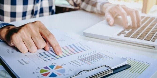 صورة لـ كيفية إضافة مربعات الاختيار ، التقييمات ، شريط التمرير والقوائم المنبثقة في Numbers على Mac | Numbers-Mac-Organized-Featured-670x335-min-DzTechs