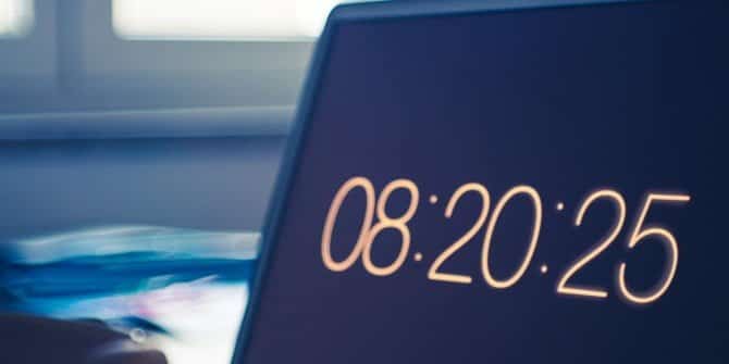 صورة لـ أفضل شاشات التوقف المجانية لجعل شاشتك منتجة عند وضع الخمول | Screensaver-670x335-min-DzTechs